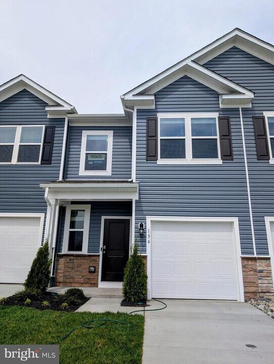 134 Willett Holw St in Stephens City, VA - Building Photo