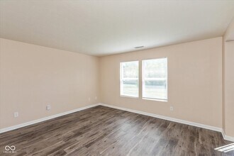1049 Taurus Ct in Franklin, IN - Foto de edificio - Building Photo