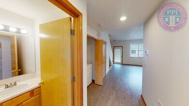 14266 SE Princeton Village Way in Clackamas, OR - Building Photo - Building Photo