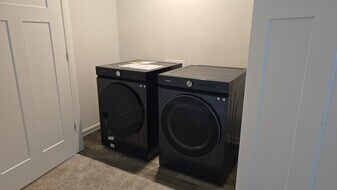 8652 Kenyon Ct NE in Blaine, MN - Building Photo