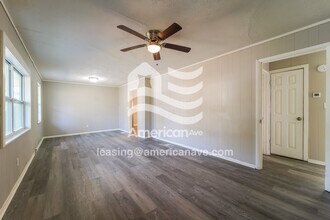 1836 Shamrock Dr in Jackson, MS - Foto de edificio - Building Photo