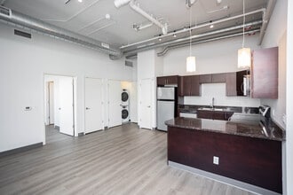 Brix at 26 in Pittsburgh, PA - Foto de edificio - Interior Photo