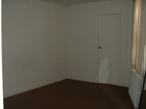 2582 Richmond Terrace, Unit 2-Front in Staten Island, NY - Building Photo - Building Photo