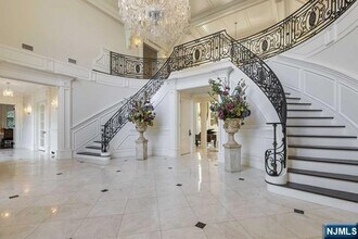 51 Chestnut Ridge Rd in Saddle River, NJ - Building Photo - Building Photo