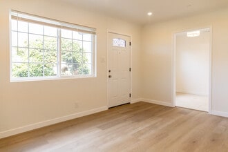 1000 Tilton Ave in San Mateo, CA - Building Photo - Building Photo