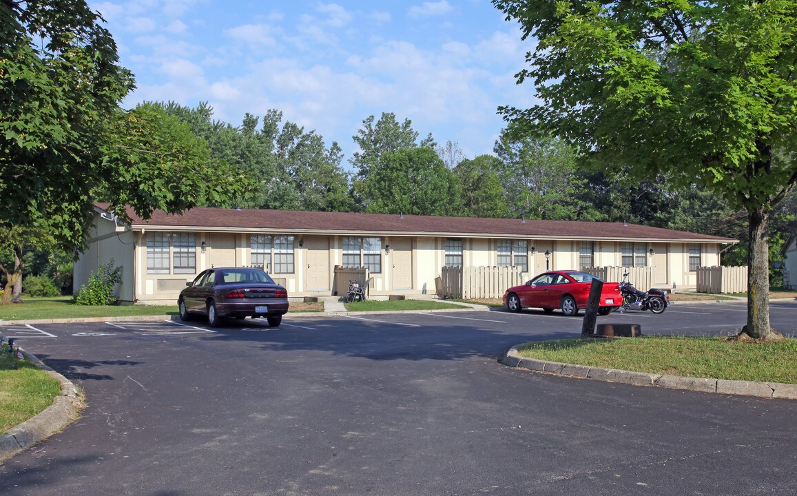 Pine Village Apartments in Fostoria, OH - Building Photo