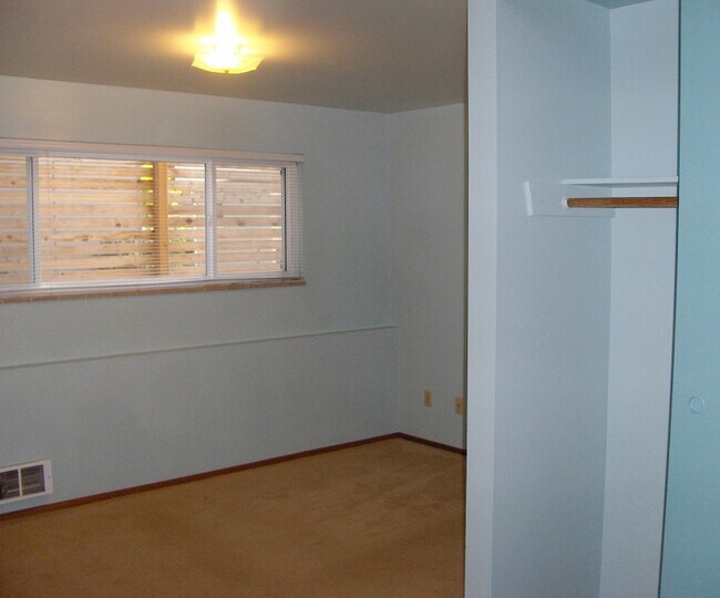 1726 NW 63rd St in Seattle, WA - Building Photo - Building Photo