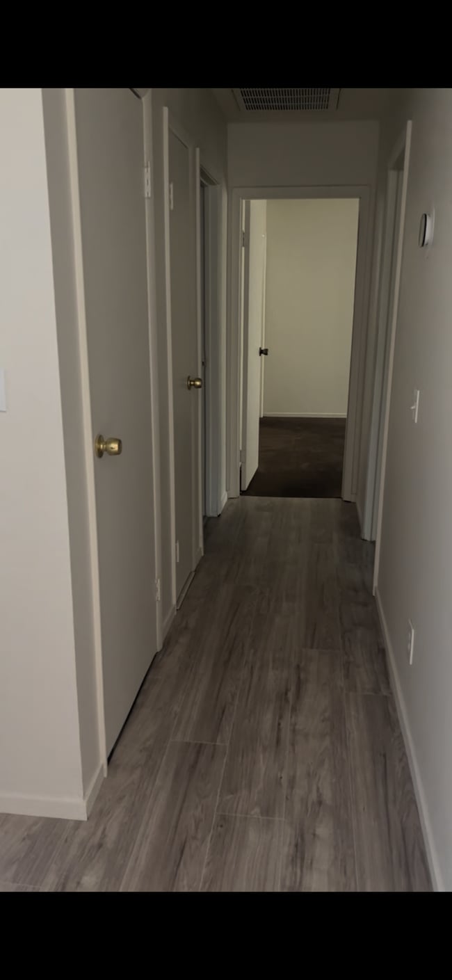 4185 Solteros St, Unit 4 in Las Vegas, NV - Building Photo - Building Photo
