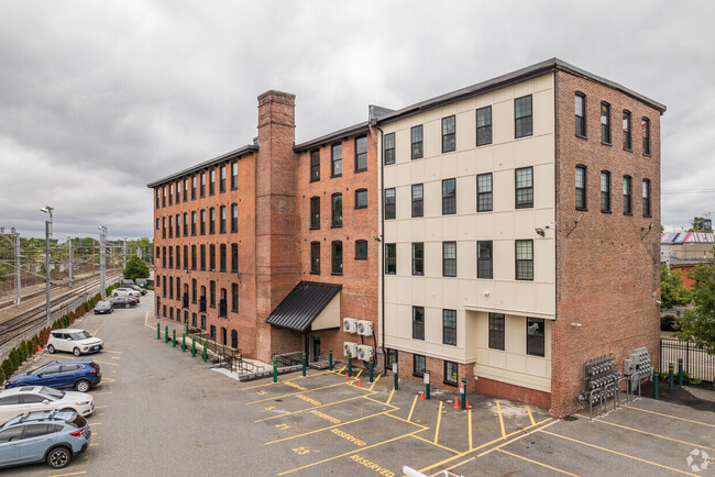 50 Ashburton St, Unit 19 in Providence, RI - Foto de edificio - Building Photo