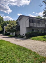 Bard Apartment in Akron, OH - Foto de edificio - Building Photo