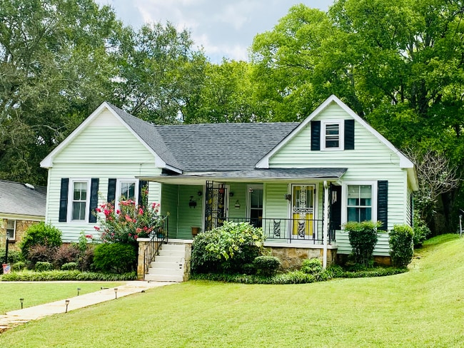 property at 1114 E Reeder St