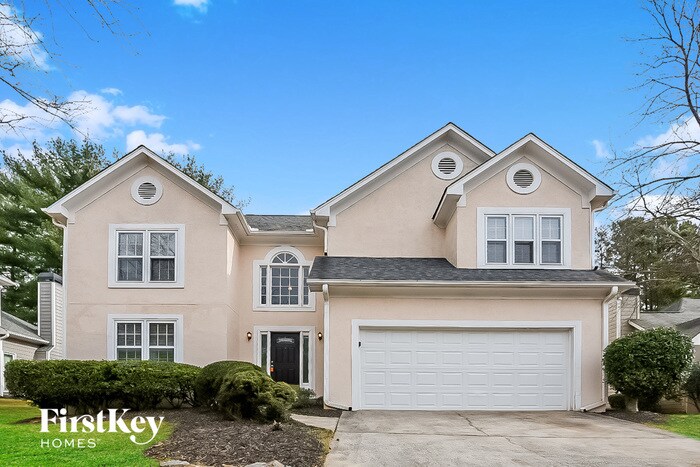 140 Glen Holly Dr in Roswell, GA - Building Photo