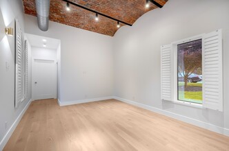 88 Captains Row in Chelsea, MA - Building Photo - Building Photo