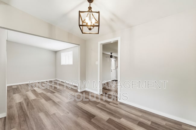 413 Chestnut St in Mountain Home, ID - Building Photo - Building Photo