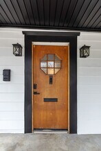 2214 Wallace St in Columbia, SC - Foto de edificio - Building Photo