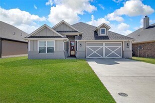 812 Rodgers Ave in Godley, TX - Building Photo