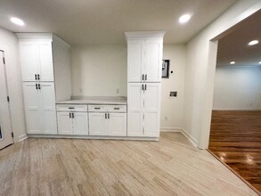 826 Blossom St SW in Atlanta, GA - Building Photo - Building Photo