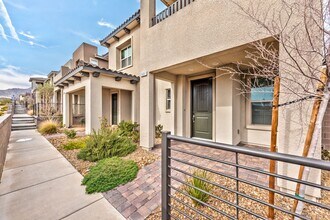 11697 Redwood Mountain Ave in Las Vegas, NV - Building Photo - Building Photo