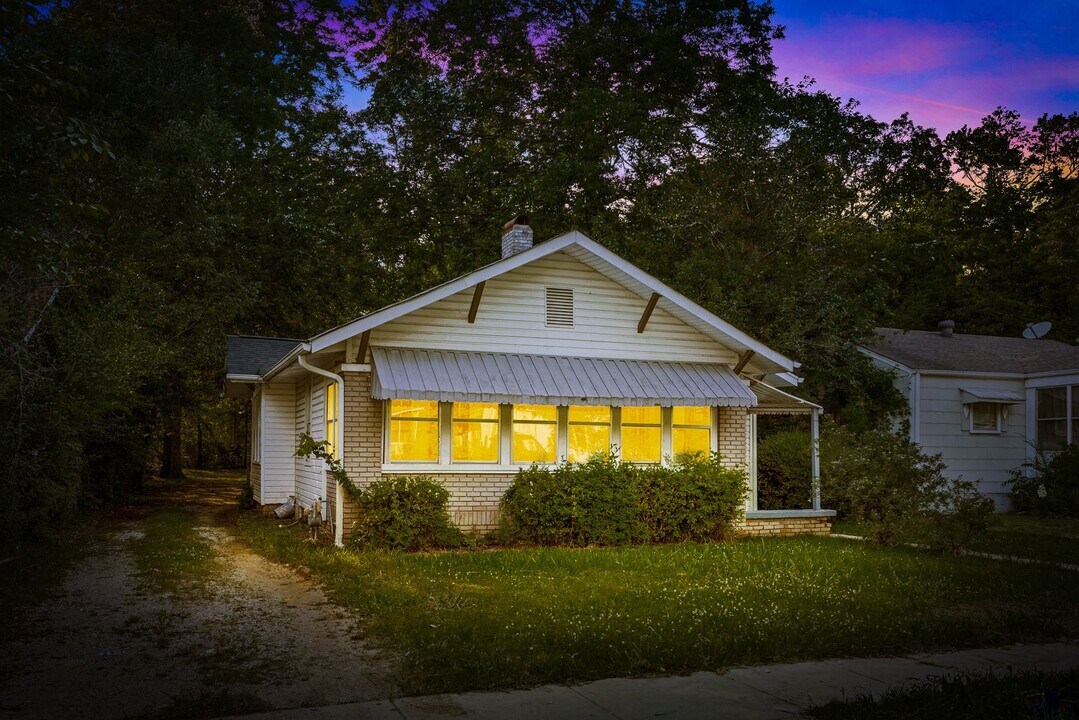 8016 5th Ave N in Birmingham, AL - Building Photo