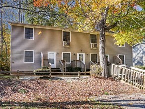 Bentley Woods in Hillsborough, NC - Building Photo - Building Photo