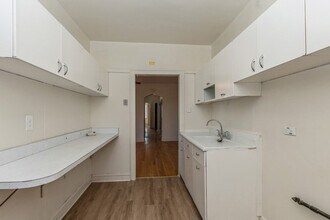 7928 S Wood St in Chicago, IL - Building Photo - Building Photo