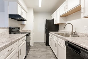 Hoosier Woods in Anderson, IN - Building Photo