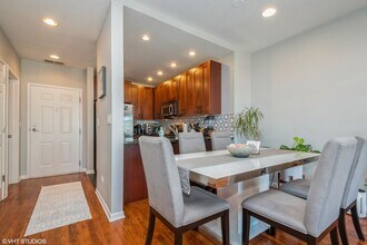 657 W Fulton St in Chicago, IL - Building Photo - Building Photo