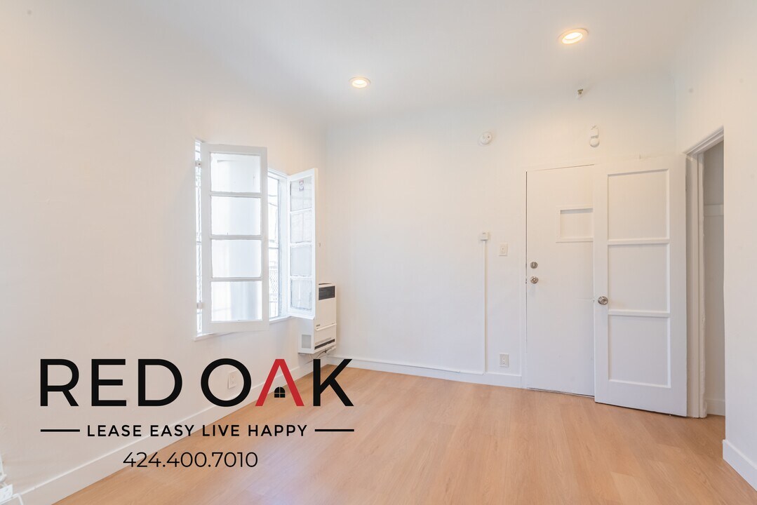 706 N St Andrews Pl in Los Angeles, CA - Building Photo