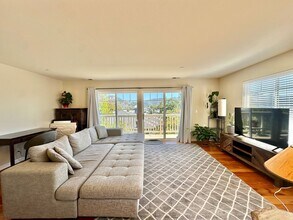 157 Woodland Ave in San Rafael, CA - Building Photo - Building Photo