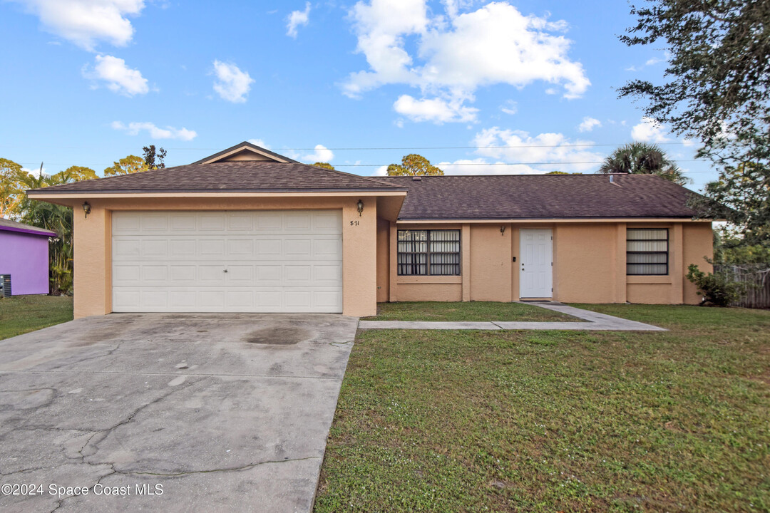 871 Lamplighter Dr NW in Palm Bay, FL - Building Photo