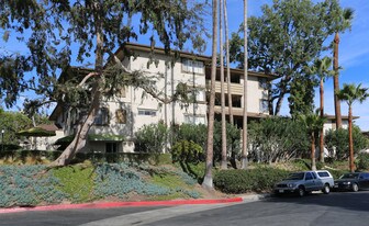 Orange Grove Circle in Pasadena, CA - Building Photo