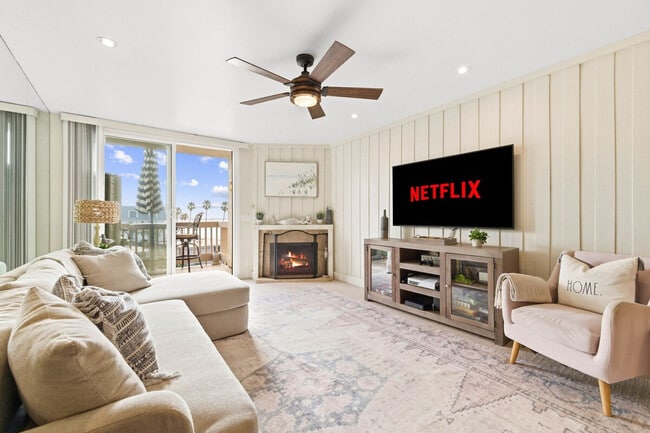 999 N Pacific St in Oceanside, CA - Building Photo - Building Photo