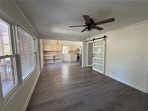 3854 Davis St in Suwanee, GA - Foto de edificio - Building Photo