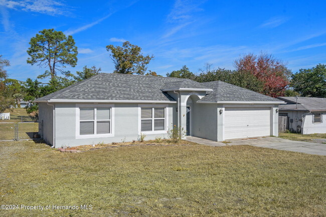 12815 Linden Dr in Spring Hill, FL - Building Photo - Building Photo