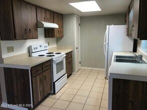 1214 Waffle St SE in Palm Bay, FL - Building Photo - Building Photo