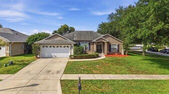 896 Princeton Dr in Clermont, FL - Building Photo
