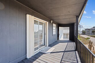 810 93rd St in Galveston, TX - Building Photo - Building Photo