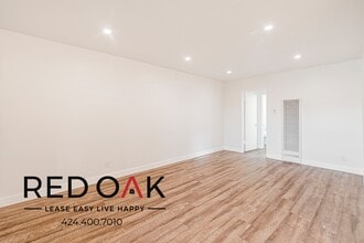 127 Rosemont Ave in Los Angeles, CA - Building Photo - Building Photo