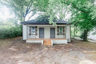 208 W Cherry St in Griffin, GA - Building Photo