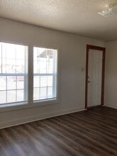 523 W 14th St in Portales, NM - Building Photo - Building Photo