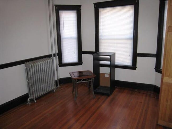 428 Broadway, Unit 1 in Somerville, MA - Building Photo - Building Photo