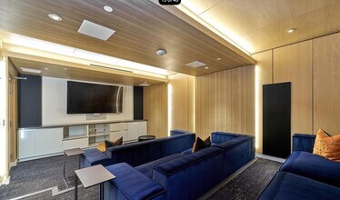 400 S Broadway, Unit 917 in Los Angeles, CA - Building Photo - Building Photo