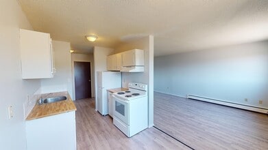 9656 Hillcrest Dr in Grande Prairie, AB - Building Photo - Building Photo