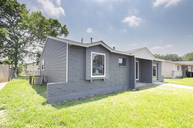 property at 3309 Proswimmer St