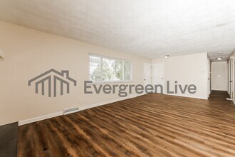 120 Hilltop Dr in Dayton, OH - Building Photo - Building Photo