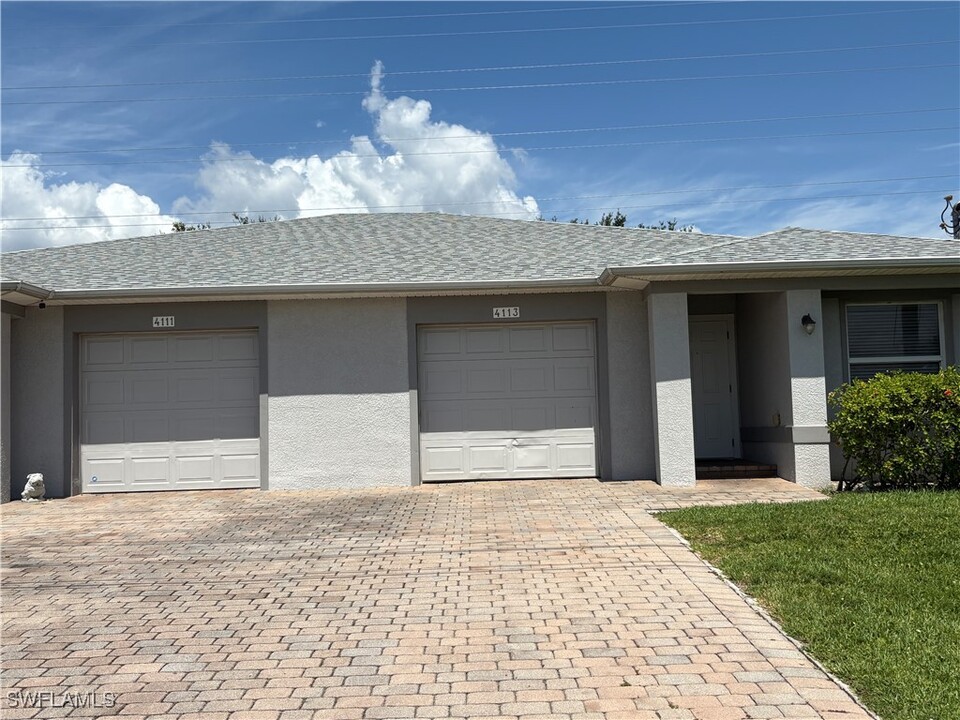 4113 SW Santa Barbara Pl in Cape Coral, FL - Building Photo