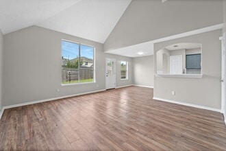 7103 Biton Dr in Houston, TX - Building Photo - Building Photo