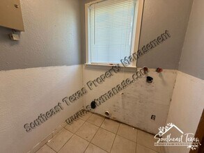 4455 S 5th St in Beaumont, TX - Building Photo - Building Photo