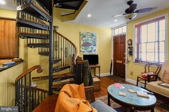 928 Irving St in Philadelphia, PA - Building Photo - Building Photo