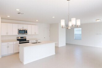 7174 Sugar Pine Way in Ft. Myers, FL - Foto de edificio - Building Photo